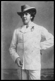Photograph of Oscar Wilde